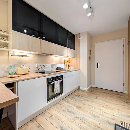 Traugutta Stylish Free Parking By Bookinghost Daire