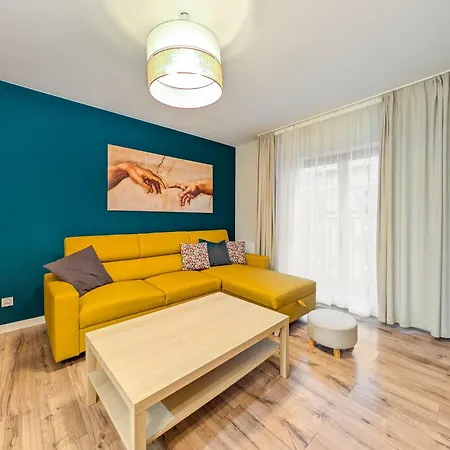 Traugutta Stylish Free Parking By Bookinghost