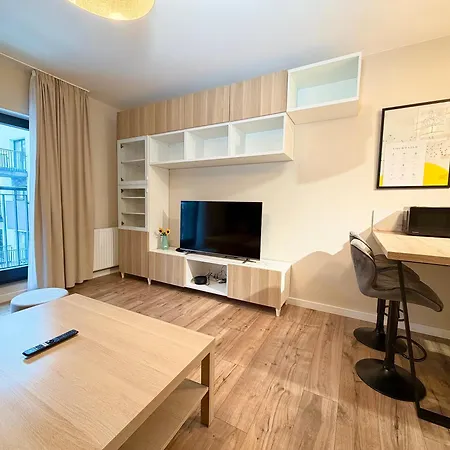 Διαμέρισμα Traugutta Stylish Free Parking By Bookinghost *