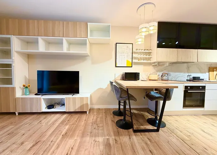 Traugutta Stylish Free Parking By Bookinghost * Wrocław