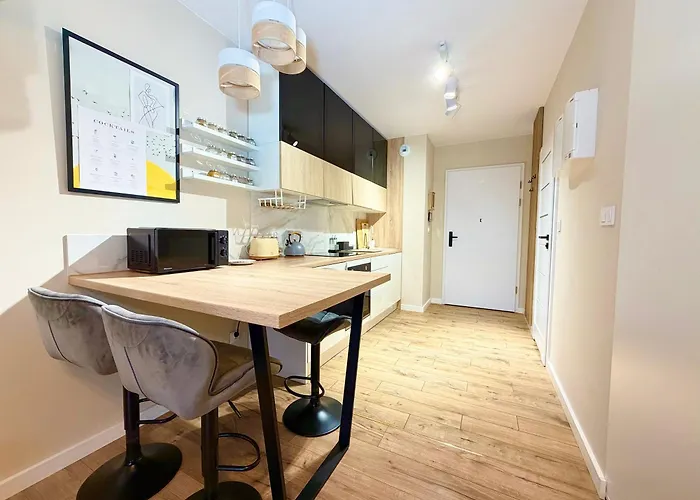 Traugutta Stylish Free Parking By Bookinghost Wrocław